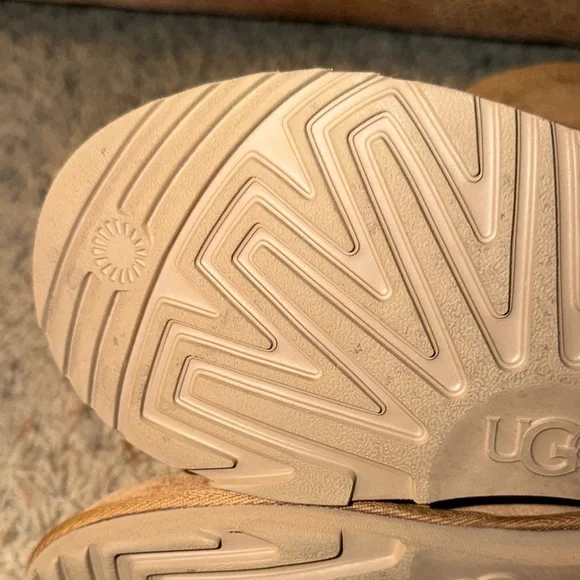 UGG Classic II Boot - Little Kid / Big Kid - Chestnut - Picture 5 of 10